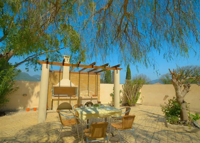 Santalas Вилла *